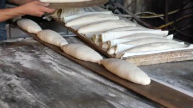 Fırında ekmek, eski fırının ayrıntıları..