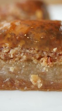  Tabakta Türk tatlısının dikey görüntüsü. .