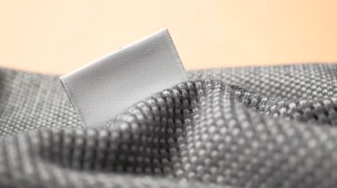 bez üzerinde boş beyaz etiket ,