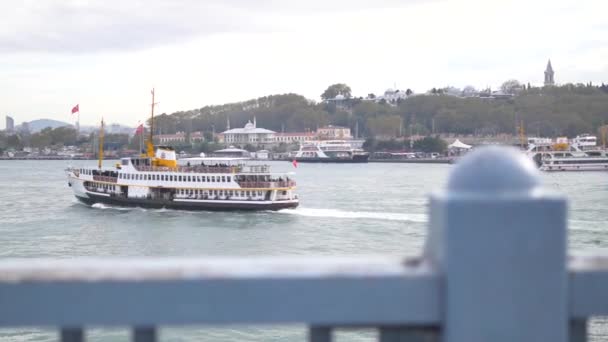 Турция Istanbul Июля 2023 Года Транспортный Паром Босфоре Пассажиры — стоковое видео