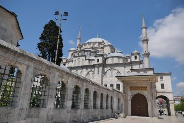Türkiye istanbul 12 Ocak 2023. Fatih Camii ve Kapısı 