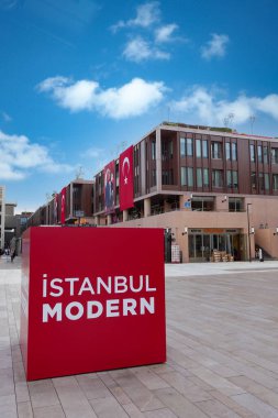 Hindi İstanbul 23 Haziran 2023. Galataport 'taki İstanbul Modern Binası. İstanbul Modern Sanat Galerileri