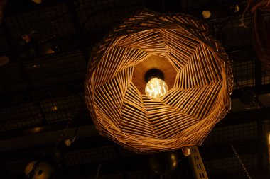 Işık dekoru. Ilık beyaz ışıklı ampul .