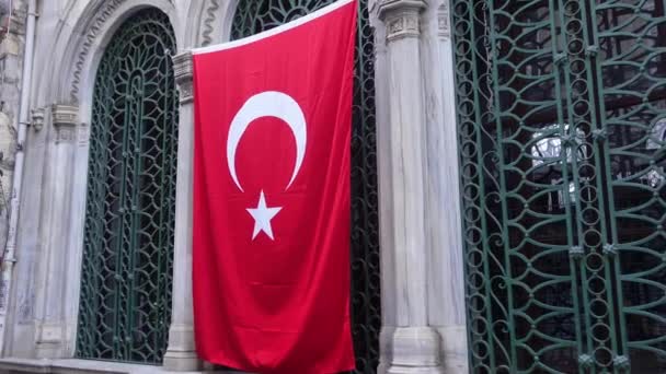 Bendera Nasional Turki Tergantung Tali Jalan — Stok Video