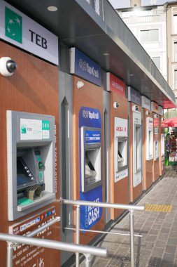 İstanbul 'daki ana Türk bankalarının ATM makineleri,