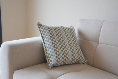 Modern oturma grubu oturma odası evde yastıklar.