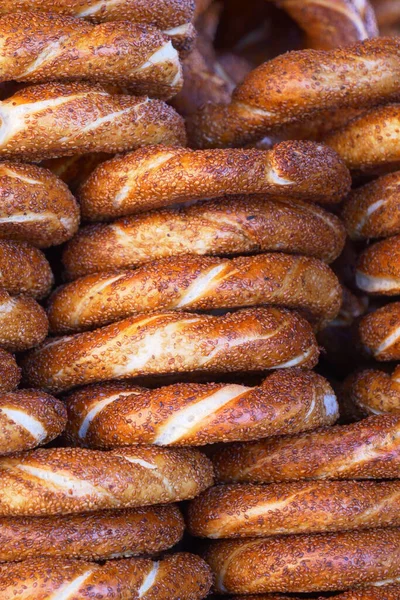 Türk Çöreği Simit masada ,