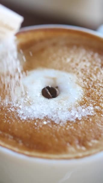 Nalewanie Cukru Mieszanie Kawy Łyżeczką — Wideo stockowe