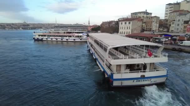 Turquia Istanbul Julho 2023 Transporte Ferry Bósforo Ferryboat Transporta Passageiros — Vídeo de Stock