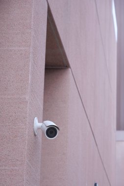 CCTV güvenlik kamerası açık havada çalışıyor. ,