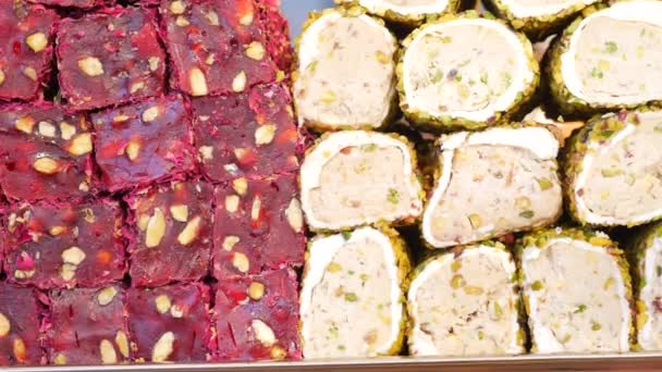 Τουρκική Παραδοσιακή Γλυκιά Τουρκική Απόλαυση Πωλείται Στην Αγορά Υψηλής Ποιότητας — Αρχείο Βίντεο