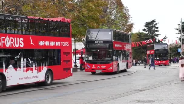 Стамбул Турция Мая 2023 Года Двухэтажный Туристический Автобус Red Big — стоковое видео