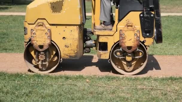 Vibratory Hand Road Roller Compactor Flattening Gravel Tanah Tarmac — Stok Video