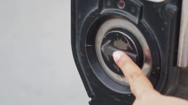 Geçiş sinyal düğmesini kapat .