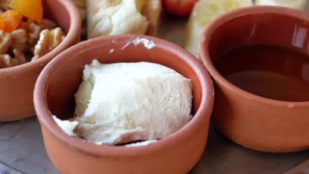 Crème Beurre Miel Dans Bol Sur Table — Video