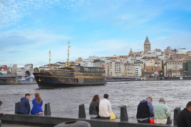 Türkiye İstanbul 18 Temmuz 2023. Boğaz 'da nakliye feribotu. Feribot yolcu taşır..