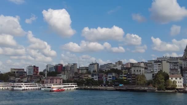 Τουρκία Istanbul Ιούλιος 2023 Μεταφορικό Πλοίο Στο Βόσπορο Φεριμπότ Μεταφέρει — Αρχείο Βίντεο