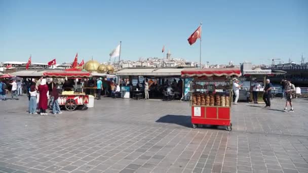 Båt Fiskerestaurant Galata Bro Eminonu Golden Horn Istanbul – stockvideo
