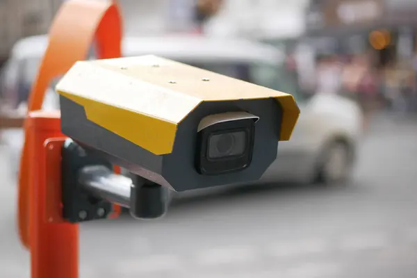 Stadsbeveiligingscamera Buurt Van Voertuigen Vastgelegd Videobeelden — Stockfoto