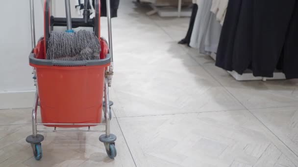 Gaspowered Cleaning Machine Rolling Cart Broom Mop — Stock Video