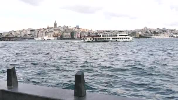 Turkiet Istanbul Juli 2023 Transportfärja Bosporen Färja Båt Transporterar Passagerare — Stockvideo