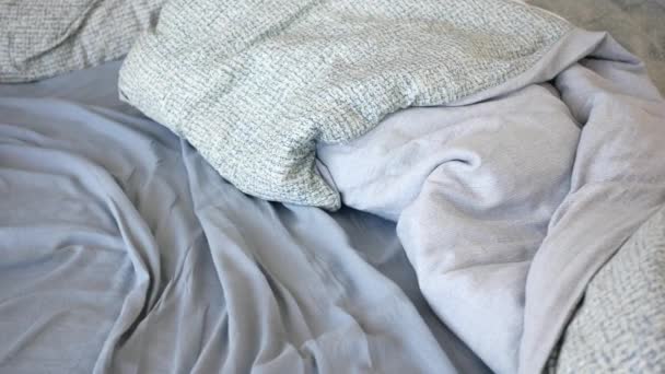 Messy Bed Early Morning Messy Bed Waking — 图库视频影像