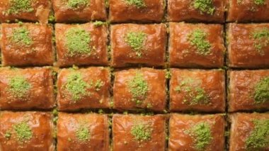 Masada el yapımı Türk tatlı baklavası ,