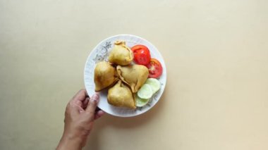 Hint sokak yemekleri tabakta tekgara ,