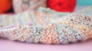 Renkli ipliğin yakın plan çekimi .