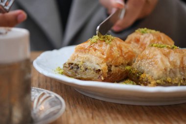 Masada el yapımı Türk tatlı baklavası ,