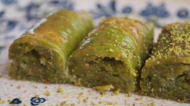 Extra Pistachio Sarma Baklava 'nın üst manzarası 