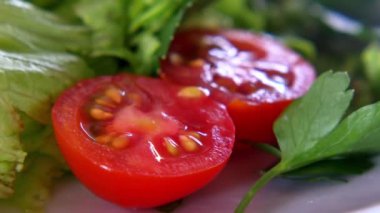 Masada domates dilimleri var. .