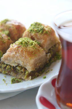 Masada el yapımı Türk tatlı baklavası ,