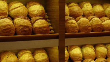 İstanbul 'daki Çiftçi Pazarı' nda Organik Ekmek
