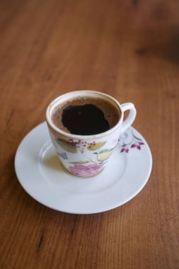 Türk kahve masada .