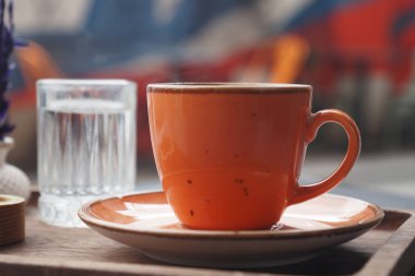 Türk kahve masada .