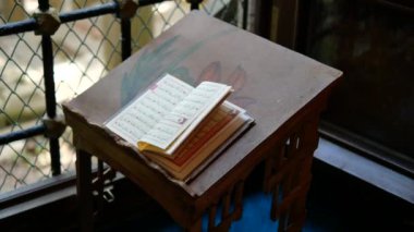  Camide Kur 'an-ı Mübarek .