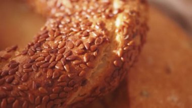 Türk Çöreği Simit masada ,