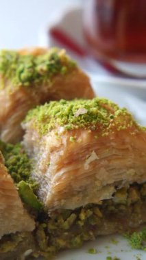 Masada el yapımı Türk tatlı baklavası ,