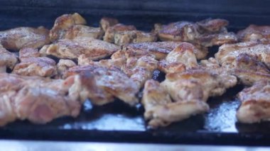  Izgarada alevli tavuk bifteği..