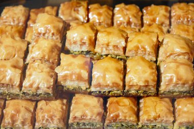 Masada el yapımı Türk tatlı baklavası ,