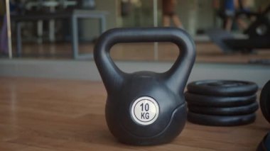 10 KG kettlebell fitness meraklılarının hedeflerine ulaşmaları için mükemmeldir.