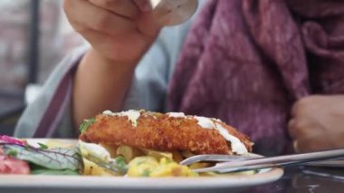 Tuz, tuzluktan düşer. .