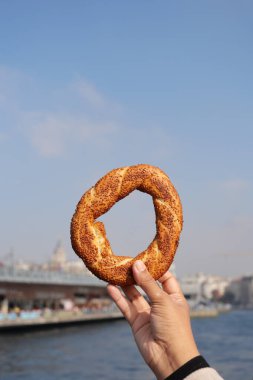 Türk Çöreği Simit masada ,