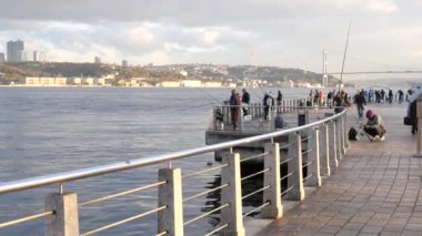 Çubuklu balıkçı, makaralı makaralı emunonu. 