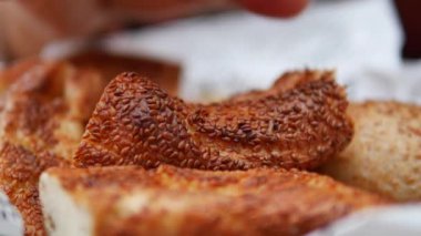 Türk Çöreği Simit masada ,
