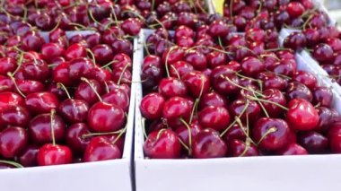 Süper markette taze kiraz satışı ,