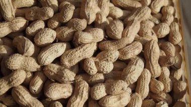 Sepetteki birkaç fıstık manzarası...