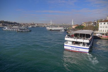 Türkiye İstanbul 18 Temmuz 2023. Boğaz 'da nakliye feribotu. Feribot yolcu taşır..