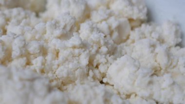 Taze Ricotta Peynirinin Yakın Çekim Görüntü Tabaktaki Kaymaklı Doku,